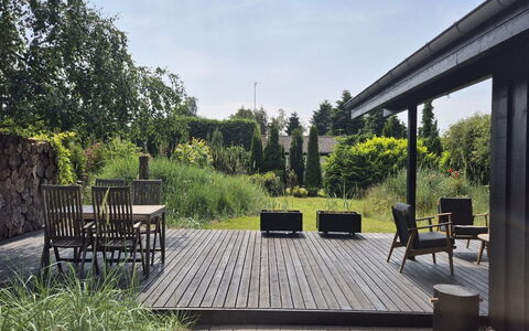 Pavle - 700M from the Sea: Verblijf, Backyard, Werf, Garden Gebouwen, Schuur, Siding, Buitenmeubels, Blokhut, Outdoor Structuur, Keet
