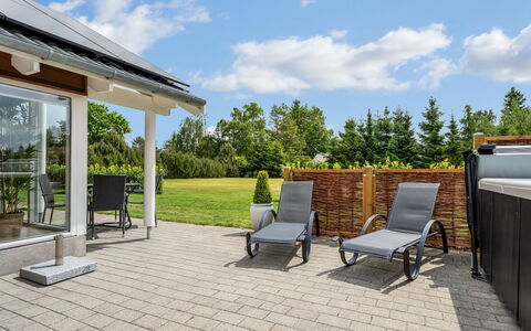 Tialda - 1.3Km from the Sea: Buitenmeubels, Meubilair, Tuin, Huis, Land Lot, Stoel, Veranda, Schaduw, Patio