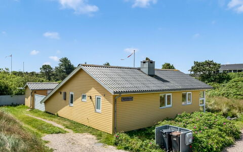 Tedora - 300M from the Sea: Bergachtig Landvormen, Berg, Heuvel, Bergketen, Heuvel Station, Menselijke Nederzetting, Stedelijk Ontwerp, Alpen, Vallei, Top