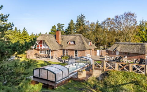 Romy - 3.5Km from the Sea: Gras, Huis, Dak, Huis, Verblijf, Struik, Land Lot, Landelijk Gebied, Boerderij, Groundcover