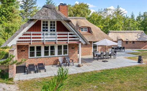 Romy - 3.5Km from the Sea: Gras, Huis, Dak, Huis, Verblijf, Struik, Land Lot, Landelijk Gebied, Boerderij, Groundcover