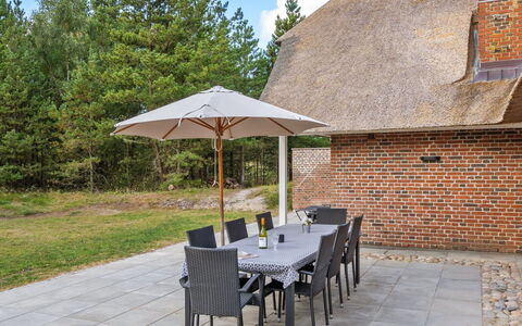 Romy - 3.5Km from the Sea: Gras, Huis, Dak, Huis, Verblijf, Struik, Land Lot, Landelijk Gebied, Boerderij, Groundcover