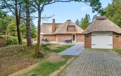 Romy - 3.5Km from the Sea: Gras, Huis, Dak, Huis, Verblijf, Struik, Land Lot, Landelijk Gebied, Boerderij, Groundcover