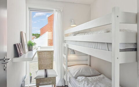 Tellervo - 2.4Km from the Sea: Appartement, Interieur Ontwerp, Huis, Verdieping, Plafond, Slaapkamer, Bed, Bedding, Beits, Hardwood