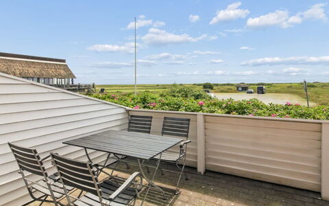 Tellervo - 2.4Km from the Sea: Zwembad, Buitenmeubels, Meubilair, Toevlucht, Flagstone, Eco Hotel, Schaduw, Stoel, Vrije Tijd, Landgoed