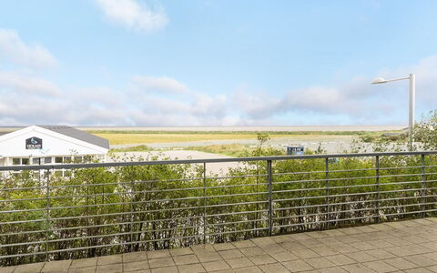 Theis - 100M from the Sea: Lucht, Dag, Wolk, Hek, Cumulus, Meteorologisch Verschijnsel, Leuning, Gang, Home Schermen