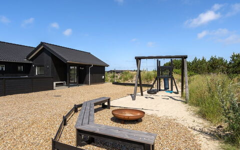 Swante - from the Sea: Verblijf, Huis, Huis, Dak, Veranda, Landgoed, Siding, Garden Gebouwen, Boerderij, Werf
