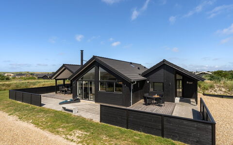 Swante - from the Sea: Verblijf, Huis, Huis, Dak, Veranda, Landgoed, Siding, Garden Gebouwen, Boerderij, Werf