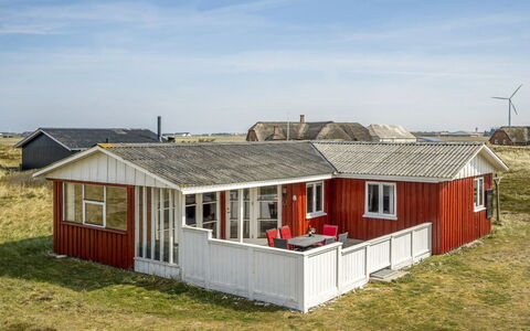 Hansen - 75M from the Sea: Hout, Dak, Architectuur, Huis, Huis, Verblijf, Siding, Hardwood, Helling, Landgoed