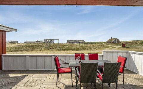 Hansen - 75M from the Sea: Hout, Dak, Architectuur, Huis, Huis, Verblijf, Siding, Hardwood, Helling, Landgoed