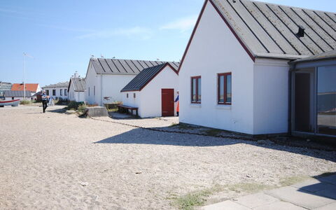 Anegrete - 900M from the Sea: Lucht, Weg Oppervlak, Huis, Dak, Huis, Woongebied, Verblijf, Land Lot, Menselijke Nederzetting, Pool