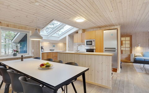 Anegrete - 900M from the Sea: Verblijf, Huis, Huis, Dak, Veranda, Landgoed, Siding, Garden Gebouwen, Boerderij, Werf