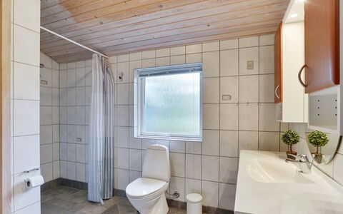 Anegrete - 900M from the Sea: Verblijf, Huis, Huis, Dak, Veranda, Landgoed, Siding, Garden Gebouwen, Boerderij, Werf