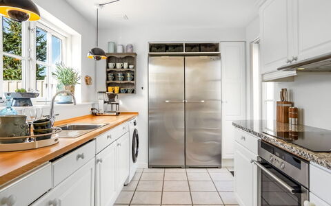 Ingmarie - 1Km from the Sea: Dak, Huis, Huis, Verblijf, Siding, Landgoed, Oprit, Garden Gebouwen, Werf, Schuur