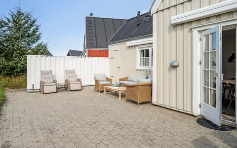 Ingmarie - 1Km from the Sea: Dak, Huis, Huis, Verblijf, Siding, Landgoed, Oprit, Garden Gebouwen, Werf, Schuur