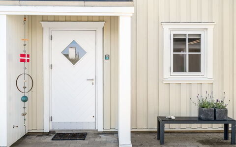 Ingmarie - 1Km from the Sea: Dak, Huis, Huis, Verblijf, Siding, Landgoed, Oprit, Garden Gebouwen, Werf, Schuur