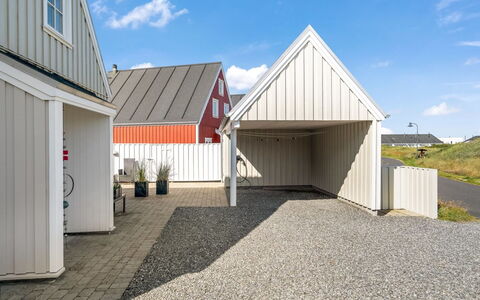 Ingmarie - 1Km from the Sea: Dak, Huis, Huis, Verblijf, Siding, Landgoed, Oprit, Garden Gebouwen, Werf, Schuur