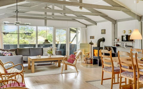 Eivy - 1Km from the Sea: Meubilair, Interieur Ontwerp, Flooring, Plafond, Hout, Bankstel, Verdieping, Stoel, Tafel, Woonkamer