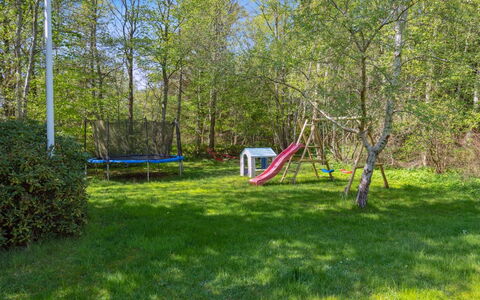 Therbern - 1.7Km from the Sea: Gebouw, Huis, Venster, Huis, Dak, Woongebied, Struik, Verblijf, Land Lot