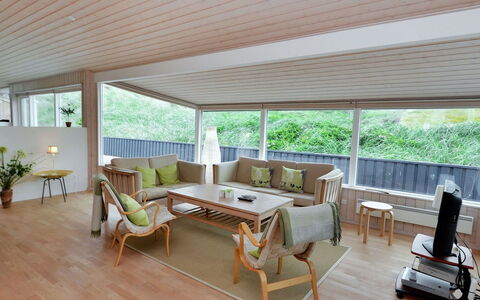 Hadar - 100M from the Sea: Hout, Huis, Veranda, Dek, Hardwood, Dak, Beits, Houten Vloer, Eco Hotel
