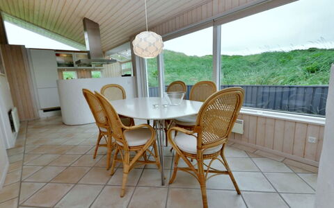 Hadar - 100M from the Sea: Hout, Huis, Veranda, Dek, Hardwood, Dak, Beits, Houten Vloer, Eco Hotel