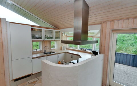 Hadar - 100M from the Sea: Hout, Huis, Veranda, Dek, Hardwood, Dak, Beits, Houten Vloer, Eco Hotel