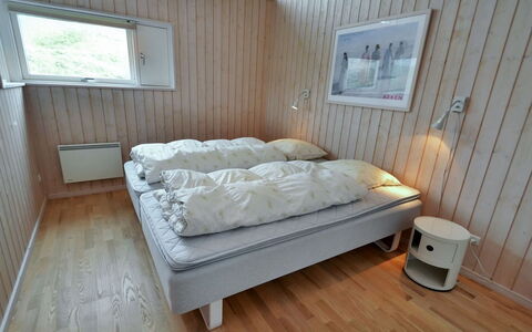 Hadar - 100M from the Sea: Hout, Huis, Veranda, Dek, Hardwood, Dak, Beits, Houten Vloer, Eco Hotel