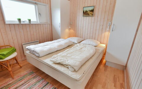 Hadar - 100M from the Sea: Hout, Huis, Veranda, Dek, Hardwood, Dak, Beits, Houten Vloer, Eco Hotel