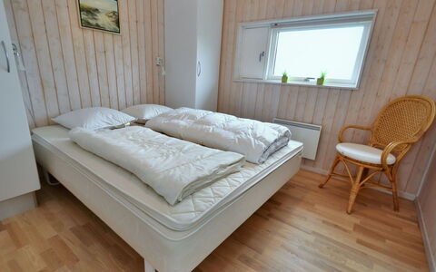 Hadar - 100M from the Sea: Hout, Huis, Veranda, Dek, Hardwood, Dak, Beits, Houten Vloer, Eco Hotel