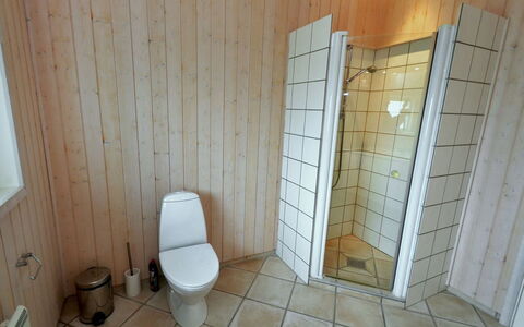 Hadar - 100M from the Sea: Hout, Huis, Veranda, Dek, Hardwood, Dak, Beits, Houten Vloer, Eco Hotel