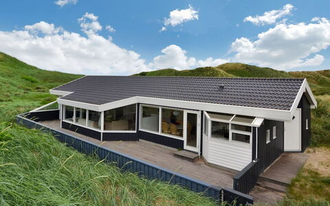 Hadar - 100M from the Sea: Hout, Huis, Veranda, Dek, Hardwood, Dak, Beits, Houten Vloer, Eco Hotel