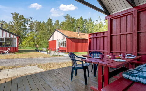 Hira - 300M from the Sea: Dak, Huis, Huis, Verblijf, Deur, Siding, Dek, Veranda, Plank, Hardwood