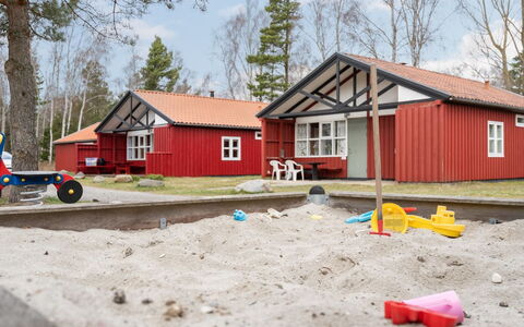 Hira - 300M from the Sea: Dak, Huis, Huis, Verblijf, Deur, Siding, Dek, Veranda, Plank, Hardwood