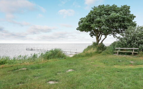 Birge - 200M from the Sea: Blauw, Zwemwater, Vegetation, Horizon, Natuurlijk Landschap, Zee, Ecoregio, Kust En Oceanic Landvormen, Grasland, Wolk