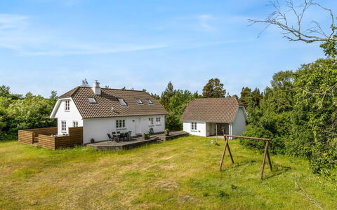 Thorben - 3.5Km from the Sea: Gras, Gebouw, Huis, Huis, Verblijf, Dak, Landelijk Gebied, Grasland, Land Lot, Plain