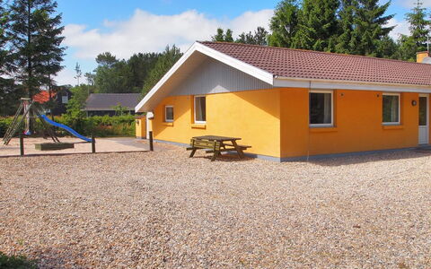 Billing - 11Km from the Sea: Huis, Dak, Huis, Woongebied, Verblijf, Landgoed, Schaduw, Werf, Boerderij, Oprit