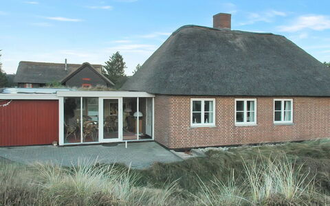 Zuzan - 500M from the Sea: Huis, Dak, Huis, Verblijf, Schuur, Garden Gebouwen, Siding, Werf, Blokhut, Hut