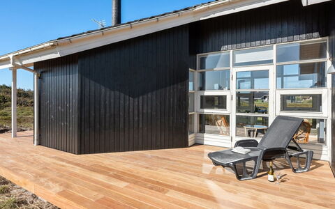 Janni - 250M from the Sea: Dak, Huis, Huis, Verblijf, Siding, Landgoed, Oprit, Garden Gebouwen, Werf, Schuur