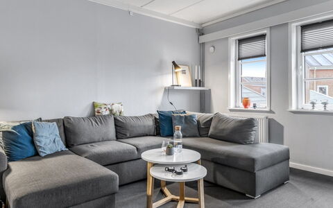 Fraya - 2.3Km from the Sea: Gebouw, Huis, Venster, Huis, Dak, Woongebied, Struik, Verblijf, Land Lot