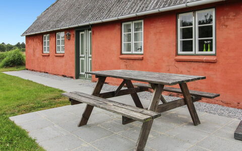 Eduard - 4.3Km from the Sea: Huis, Dak, Huis, Verblijf, Schuur, Garden Gebouwen, Siding, Werf, Blokhut, Hut