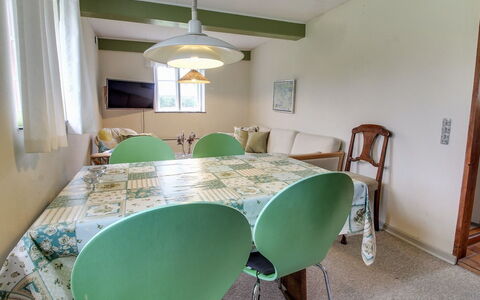 Eduard - 4.3Km from the Sea: Huis, Dak, Huis, Verblijf, Schuur, Garden Gebouwen, Siding, Werf, Blokhut, Hut