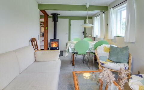 Eduard - 4.3Km from the Sea: Huis, Dak, Huis, Verblijf, Schuur, Garden Gebouwen, Siding, Werf, Blokhut, Hut