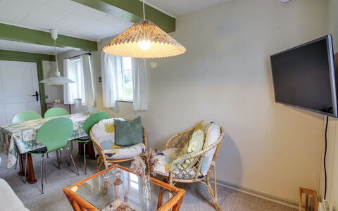 Eduard - 4.3Km from the Sea: Huis, Dak, Huis, Verblijf, Schuur, Garden Gebouwen, Siding, Werf, Blokhut, Hut
