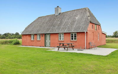 Eduard - 4.3Km from the Sea