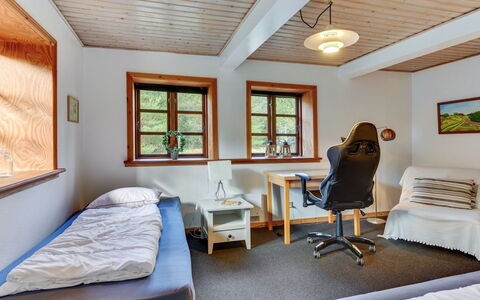 Iiro - 2.5Km from the Sea: Meubilair, Interieur Ontwerp, Hout, Plafond, Slaapkamer, Bed, Flooring, Verdieping, Kamer, Huis