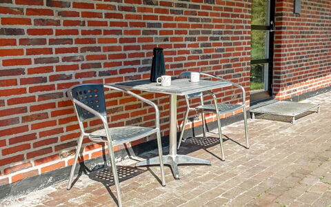 Grita - 500M from the Sea: Plantengemeenschap, Zonlicht, Kruidachtige Plant, Tuin, Plantage, Landbouw, Boerderij