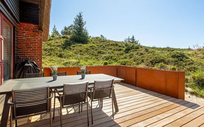 Grita - 500M from the Sea