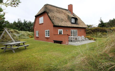 Lioba - 400M from the Sea: Dak, Huis, Huis, Verblijf, Siding, Landgoed, Oprit, Garden Gebouwen, Werf, Schuur