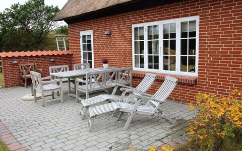 Lioba - 400M from the Sea: Dak, Huis, Huis, Verblijf, Siding, Landgoed, Oprit, Garden Gebouwen, Werf, Schuur