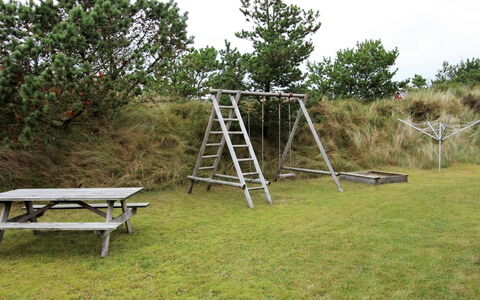 Lioba - 400M from the Sea: Dak, Huis, Huis, Verblijf, Siding, Landgoed, Oprit, Garden Gebouwen, Werf, Schuur